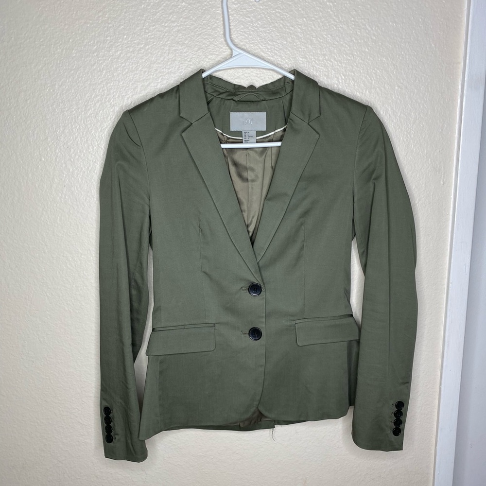 Blazer - Picture 3 of 4